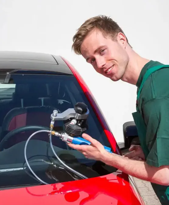 Emergency auto glass repair for fast and reliable windshield fixes.